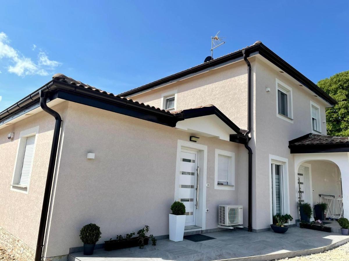 Villa Zonta Apartment Maremi With Private Jacuzzi Буйе Екстериор снимка