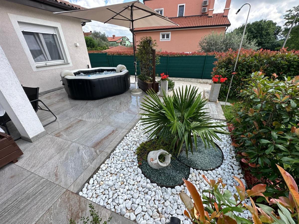 Villa Zonta Apartment Maremi With Private Jacuzzi Буйе Екстериор снимка