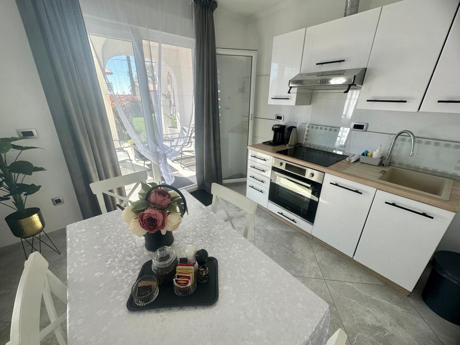 Villa Zonta Apartment Maremi With Private Jacuzzi Буйе Екстериор снимка